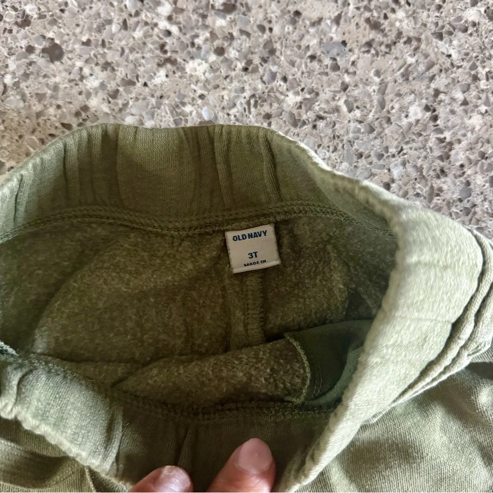 Old Navy l Kids Olive Green Dino Bottoms l Size:3T